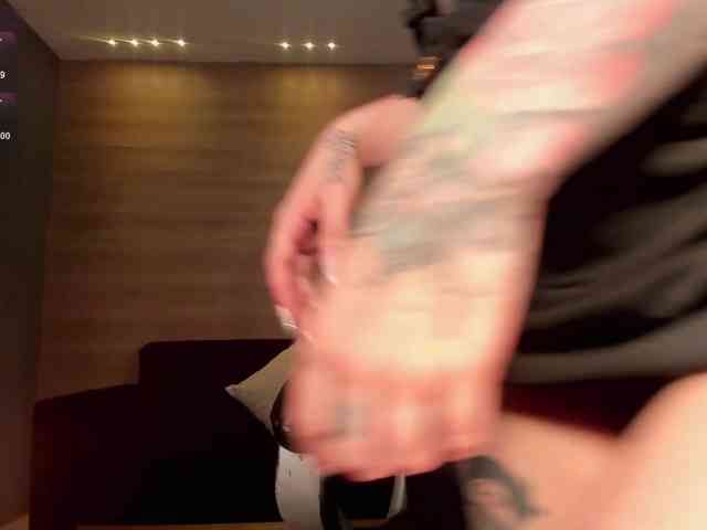 MilaLawrence webcam