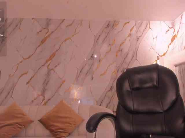 MilaLawrence webcam