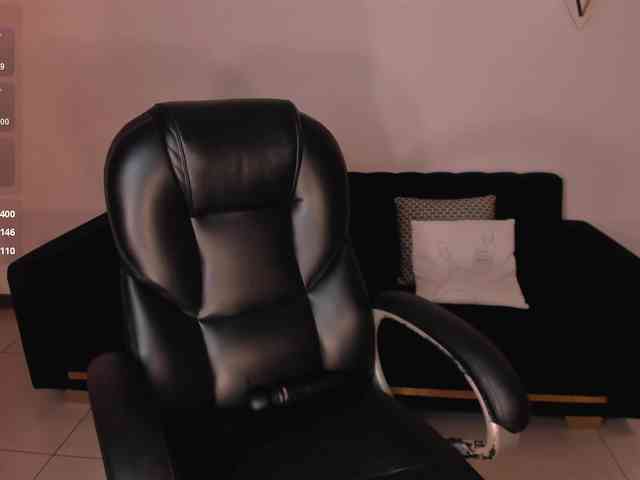 MilaLawrence webcam