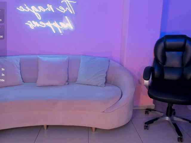 MilaLawrence webcam