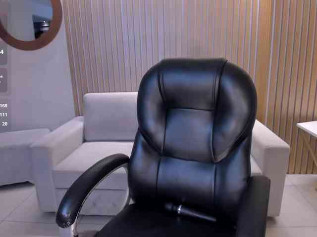 MilaLawrence webcam