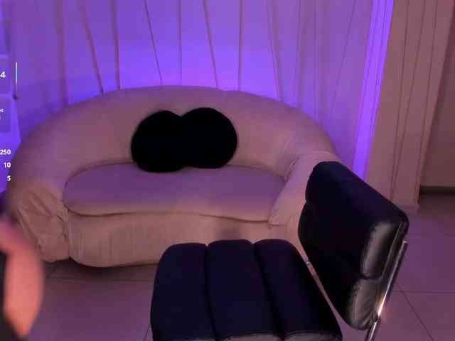 MilaLawrence webcam