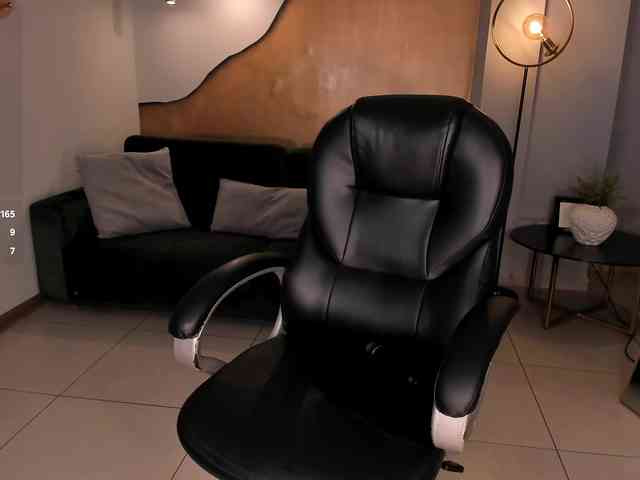 MilaLawrence webcam