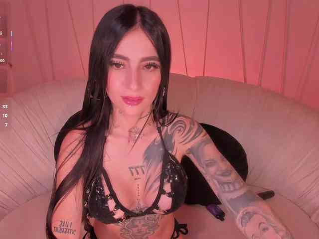 MilaLawrence webcam