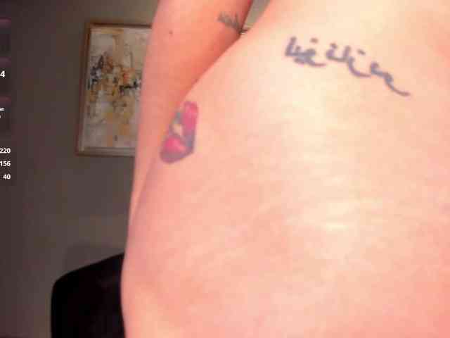 MilaLawrence webcam