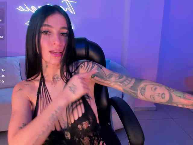 MilaLawrence webcam