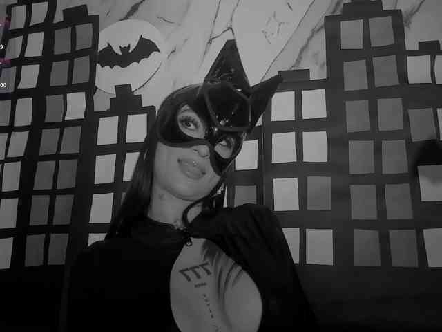 MilaLawrence webcam