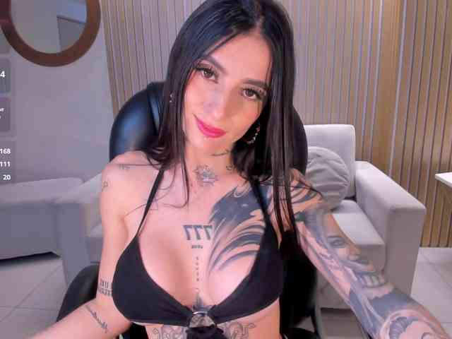 MilaLawrence webcam