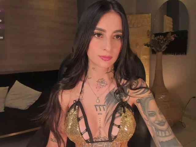 MilaLawrence webcam