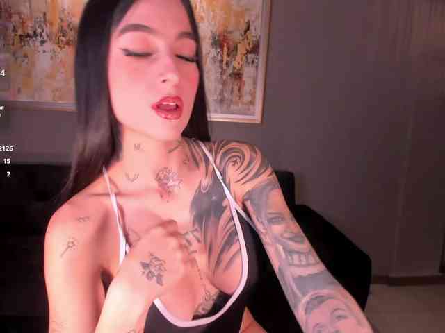 MilaLawrence webcam