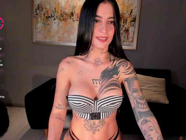 MilaLawrence webcam