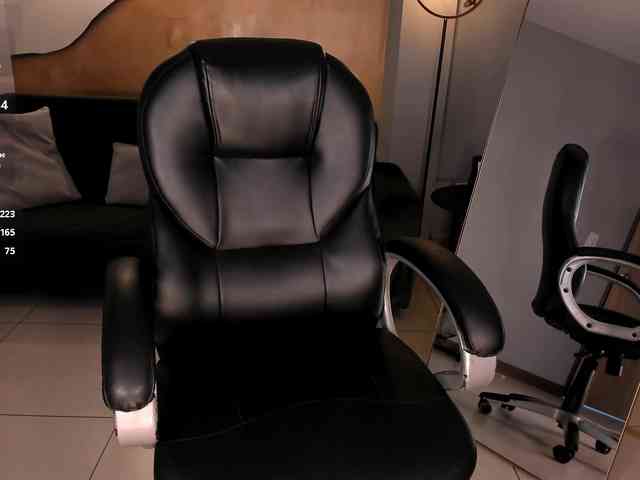 MilaLawrence webcam