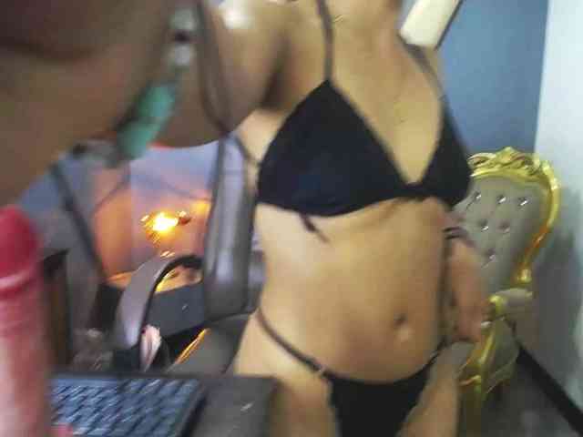LolaVecassalt webcam