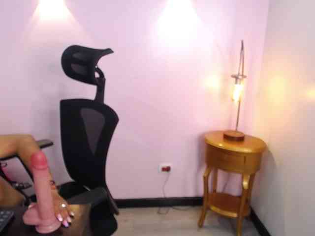 LolaVecassalt webcam