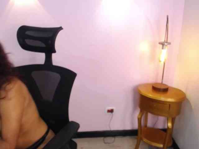LolaVecassalt webcam