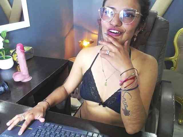 LolaVecassalt webcam