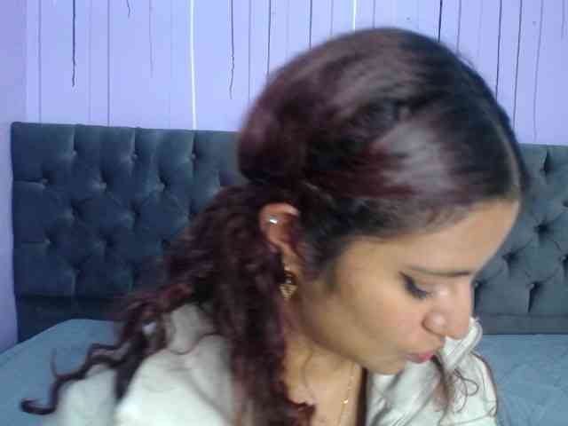 LolaVecassalt webcam