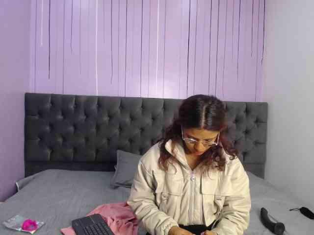 LolaVecassalt webcam