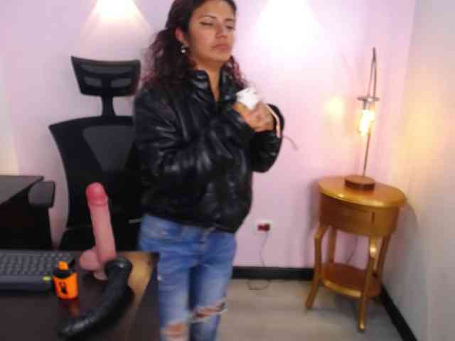 LolaVecassalt webcam