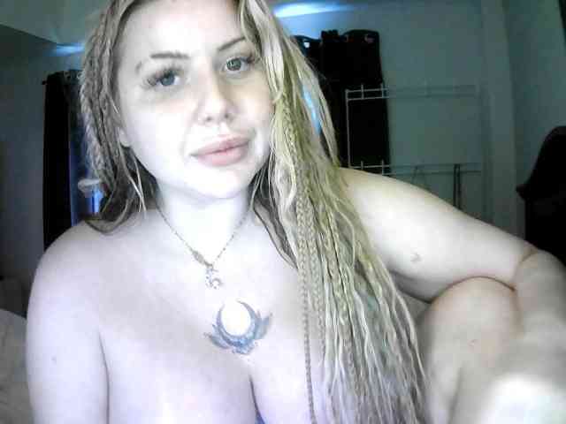TiaDollDotCom webcam