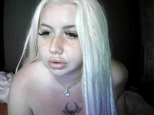 TiaDollDotCom webcam