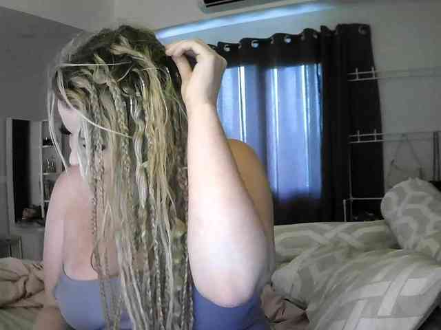 TiaDollDotCom webcam