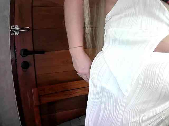TiaDollDotCom webcam