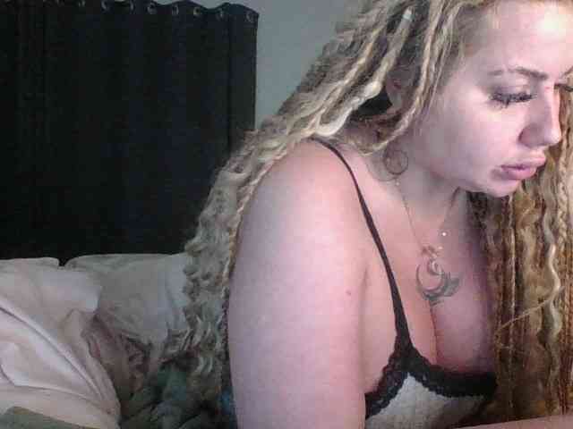 TiaDollDotCom webcam