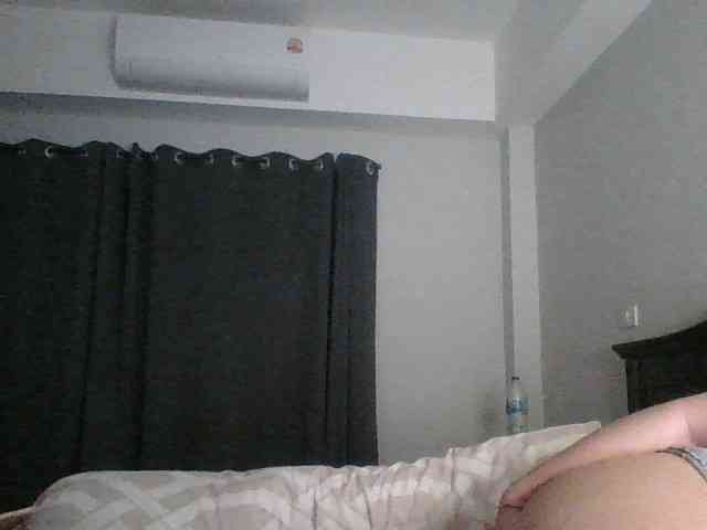 TiaDollDotCom webcam