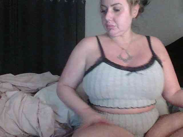 TiaDollDotCom webcam