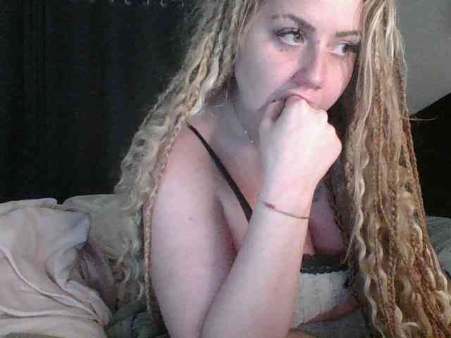 TiaDollDotCom webcam