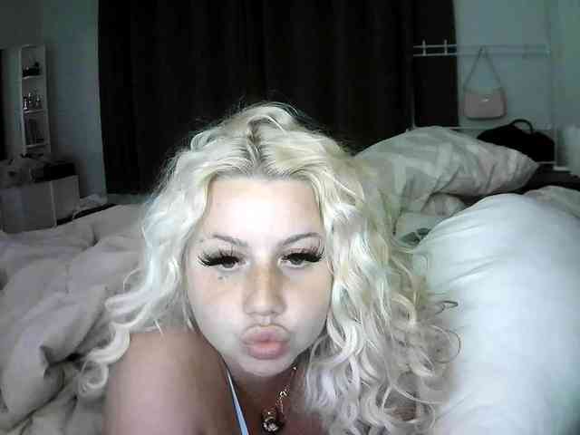 TiaDollDotCom webcam