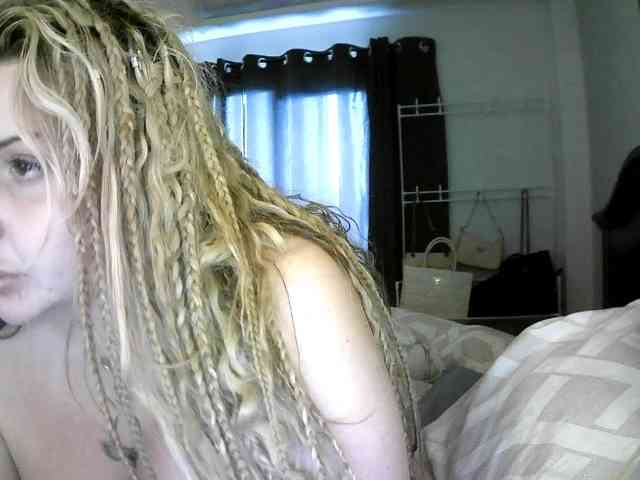 TiaDollDotCom webcam