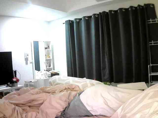 TiaDollDotCom webcam