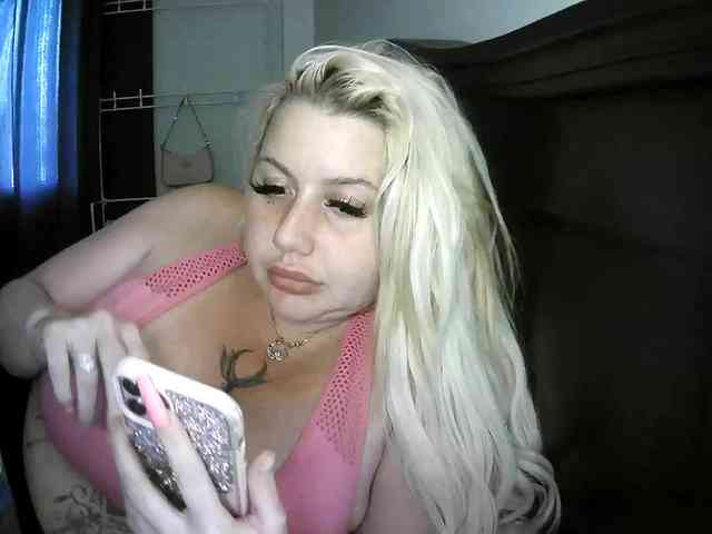 TiaDollDotCom webcam