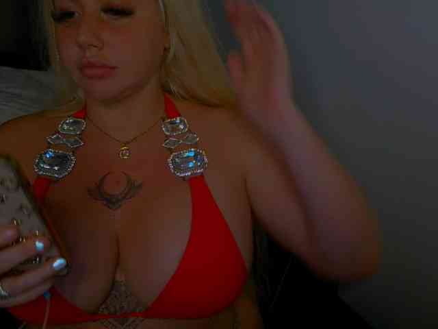 TiaDollDotCom webcam