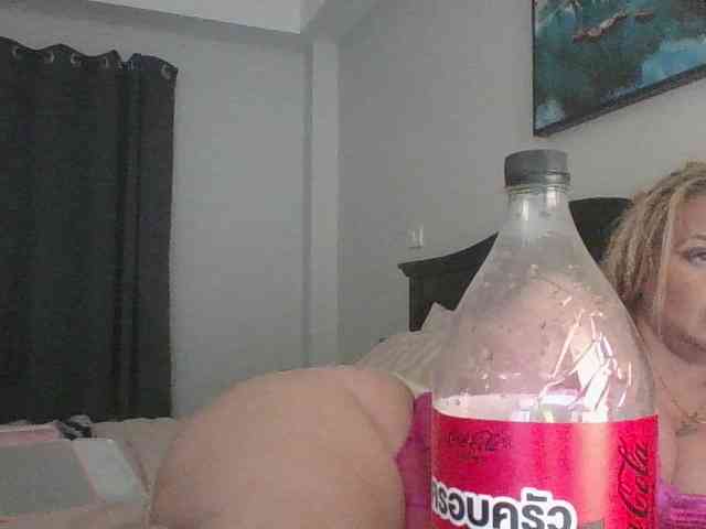 TiaDollDotCom webcam
