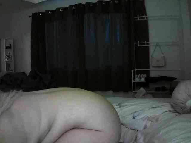 TiaDollDotCom webcam