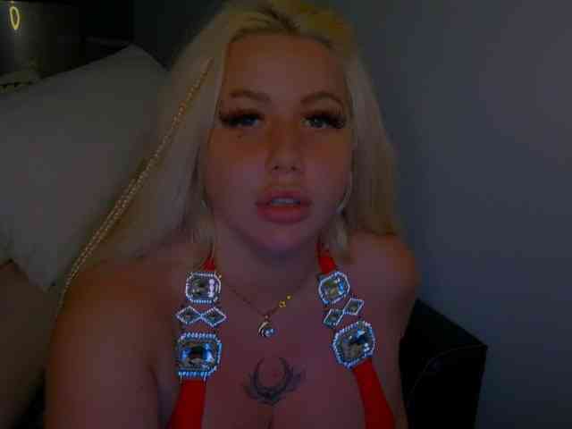 TiaDollDotCom webcam