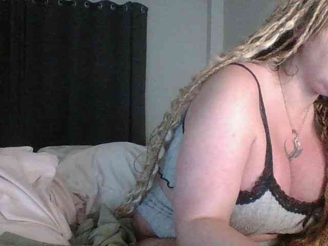 TiaDollDotCom webcam