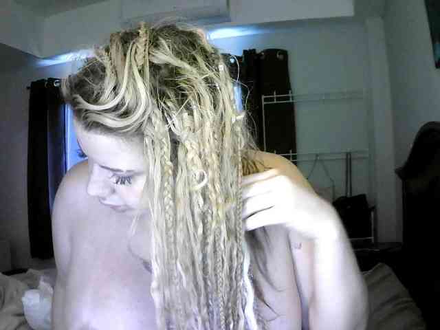 TiaDollDotCom webcam