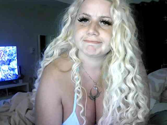 TiaDollDotCom webcam