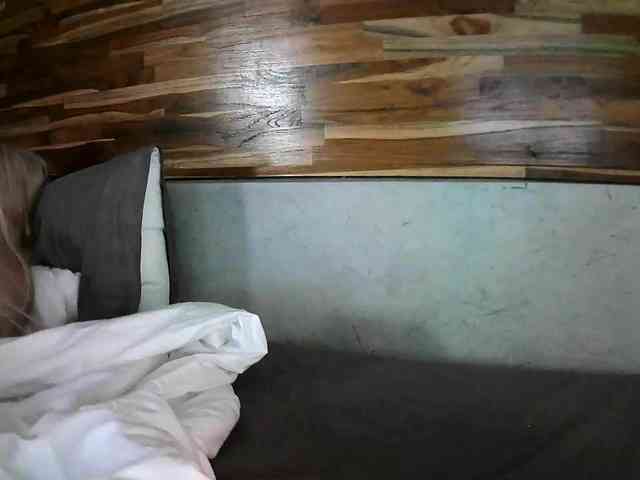 TiaDollDotCom webcam
