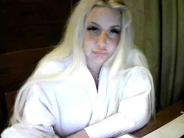 TiaDollDotCom webcam