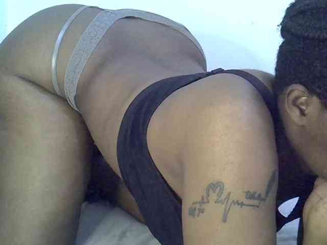 Sweetass24 webcam