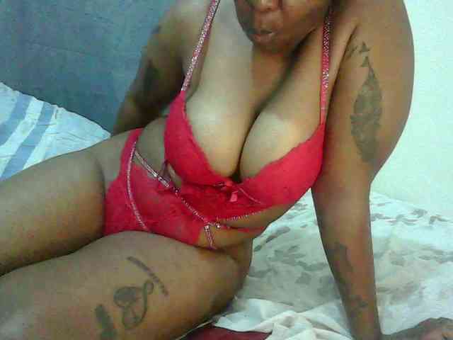 Sweetass24 webcam