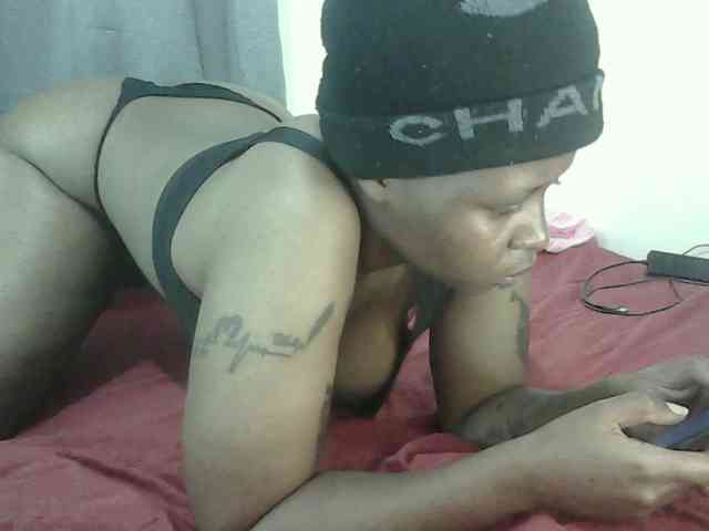 Sweetass24 webcam