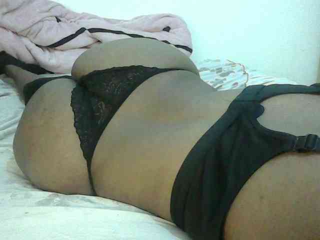 Sweetass24 webcam