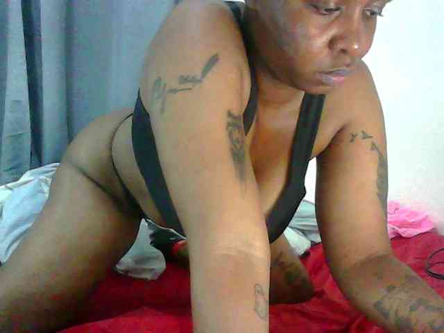 Sweetass24 webcam
