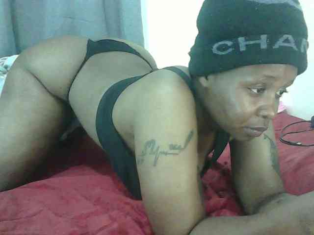 Sweetass24 webcam
